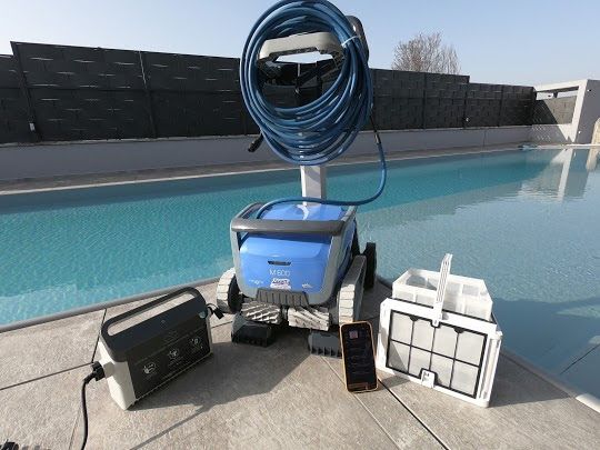 Robot Dolphin M600