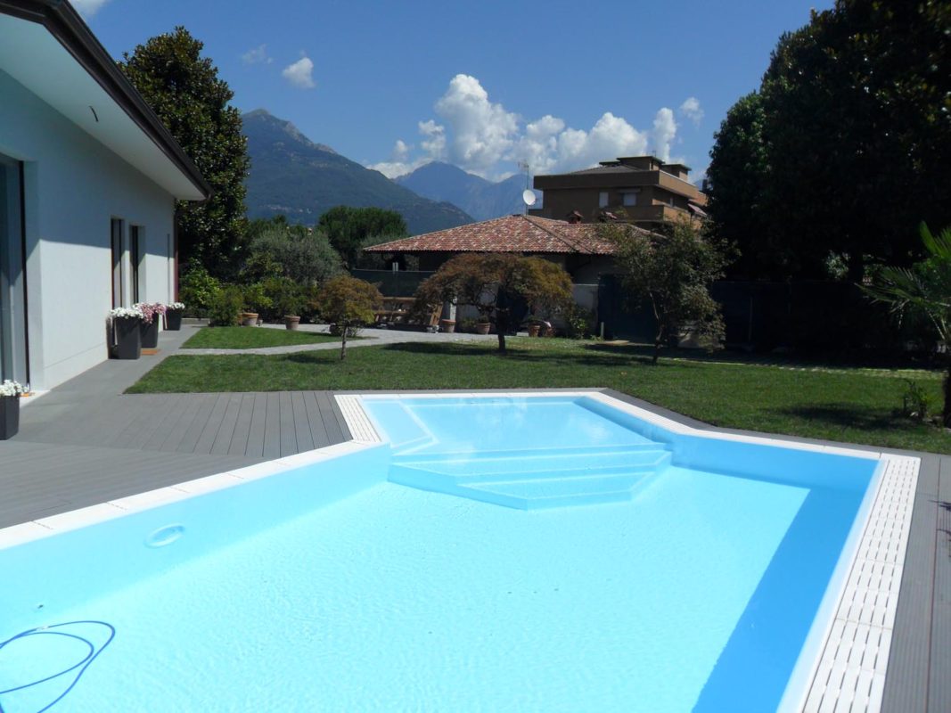 Bobina telo pvc armato di rivestimento colore bianco. Effetto piscina di giorno