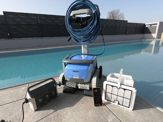 Robot pulitore Dolphin M600 pulizia ottimale per piscine residenziali