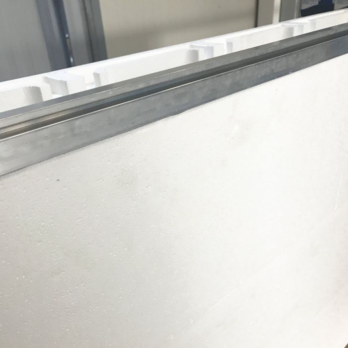 Profilo in alluminio per costruzione piscina con casseri easyblok