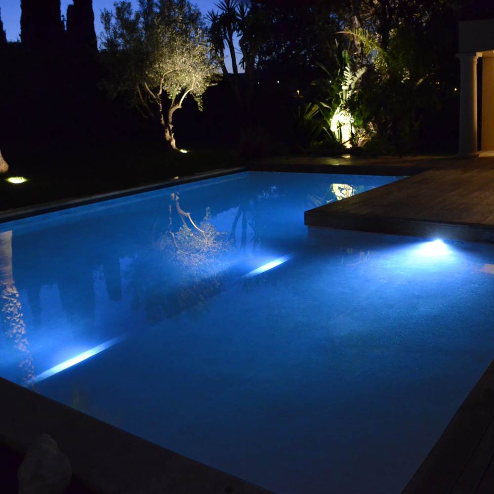 Proiettore tubolare Seamaid 18 led bianco per scalinata piscina