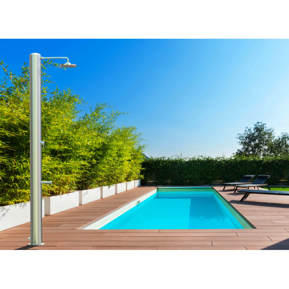 Doccia solare da esterno SOL-GS Eco Rain Ati ambientata