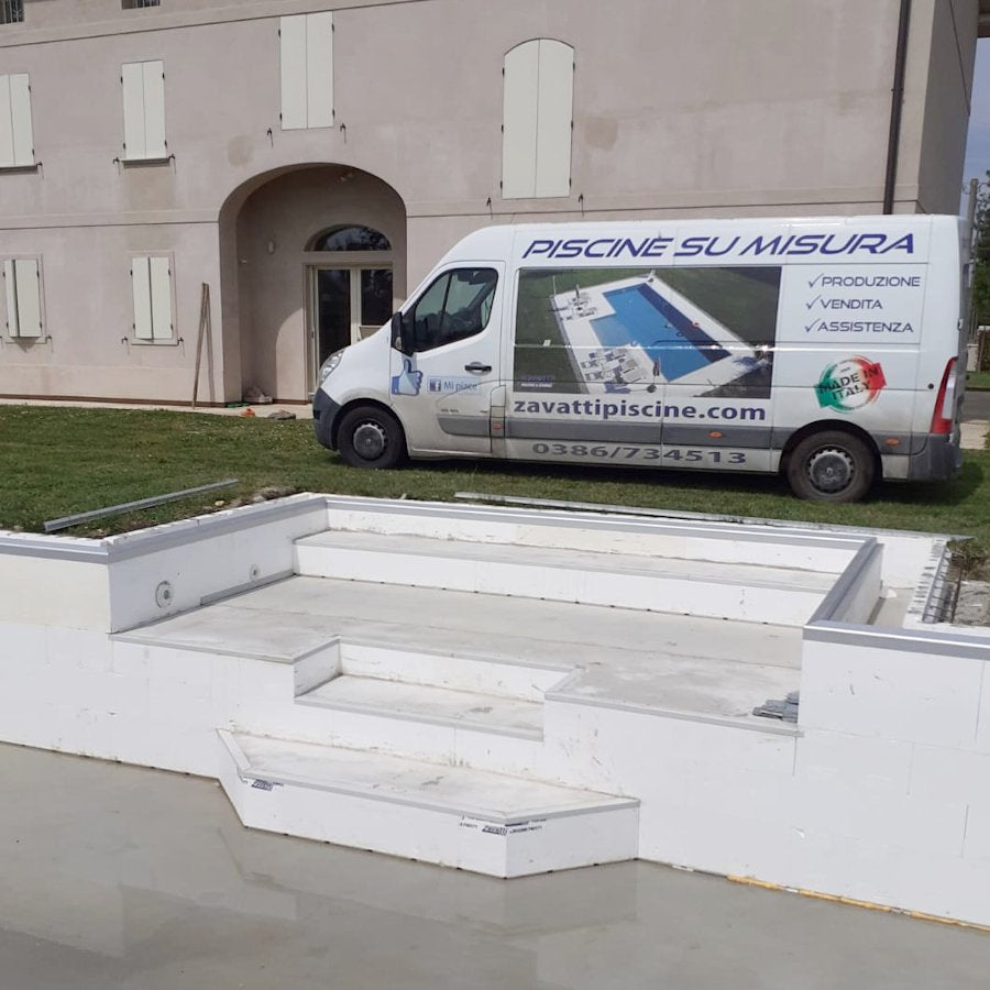 Profilo plastificato per gradini Easyblok in EPS
