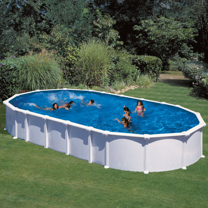 HAITI - 1000 x 550 x h 132 cm - filtro SABBIA - piscina fuoriterra rigida in acciaio colore bianco - Grè ambientata