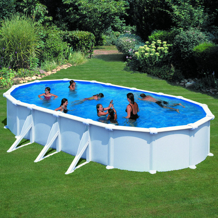 ATLANTIS - 730 x 375 x h132 cm - filtro SABBIA - piscina fuoriterra rigida in acciaio colore bianco Dream Pool - Grè ambientata
