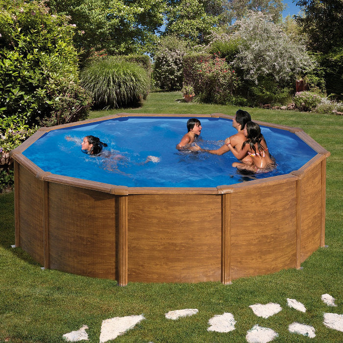 SICILIA Ø 460 x h 120 - filtro cartuccia - Piscina fuoriterra rigida in acciaio fantasia legno Dream Pool - Grè ambientata