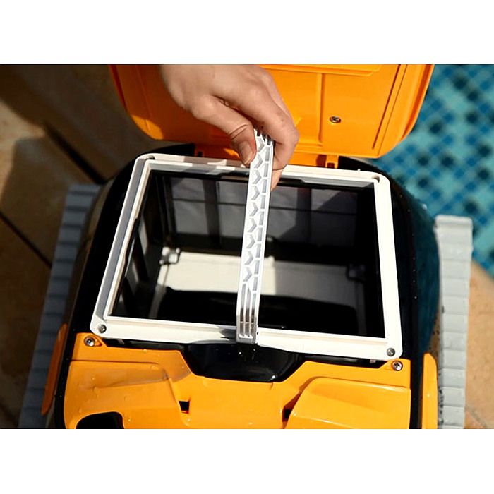 Robot pulitore piscina Dolphin E35 by Maytronics apertura