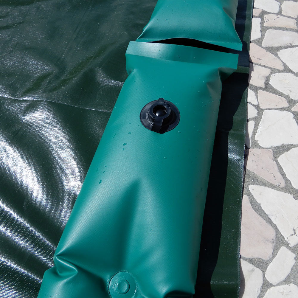 Telo invernale con tubolari antivento antiribaltamento ad appoggio - per piscina 50 X 25 - particolare valvola di riempimento